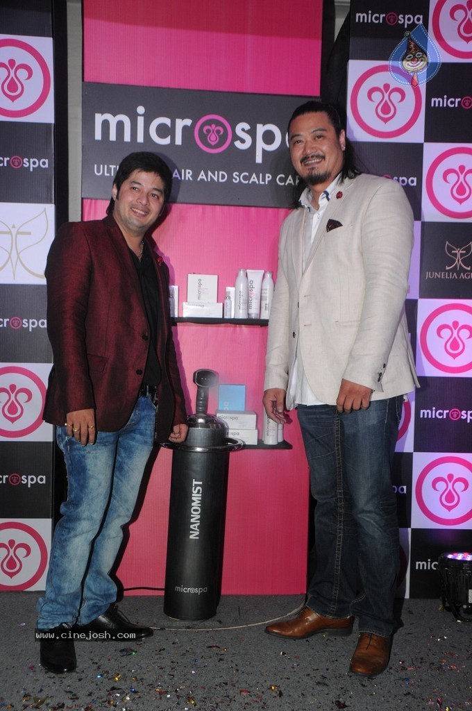 Jacqueline n Zarine Khan at Microspa Launch - 71 / 73 photos