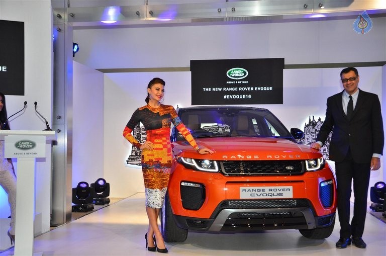 Jacqueline Unveils New Range Rover Evoque - 17 / 19 photos