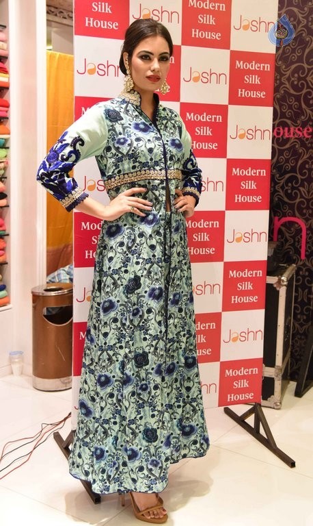 Jashn Store Launch and Fashion Show - 28 / 37 photos