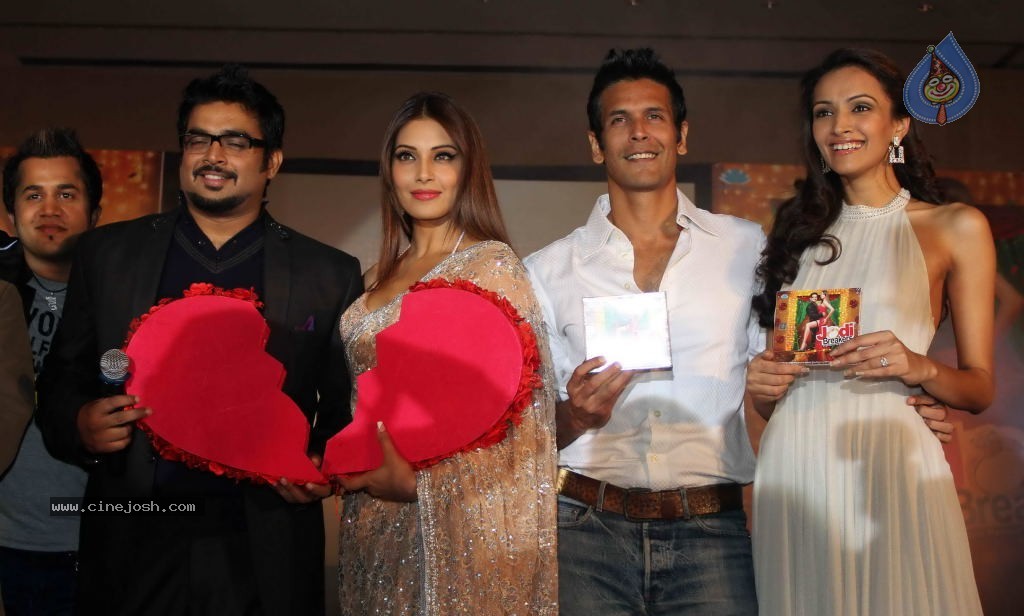 Jodi Breakers Movie Music Launch - 26 / 68 photos