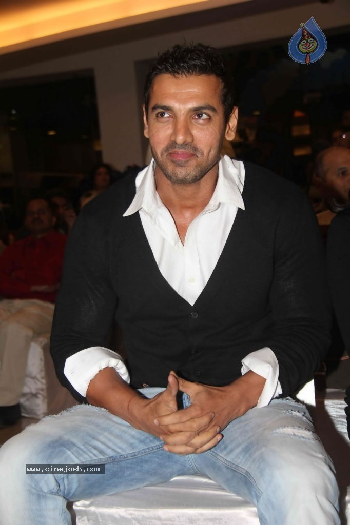  John Abraham Launches Susy Mathew Book - 3 / 42 photos