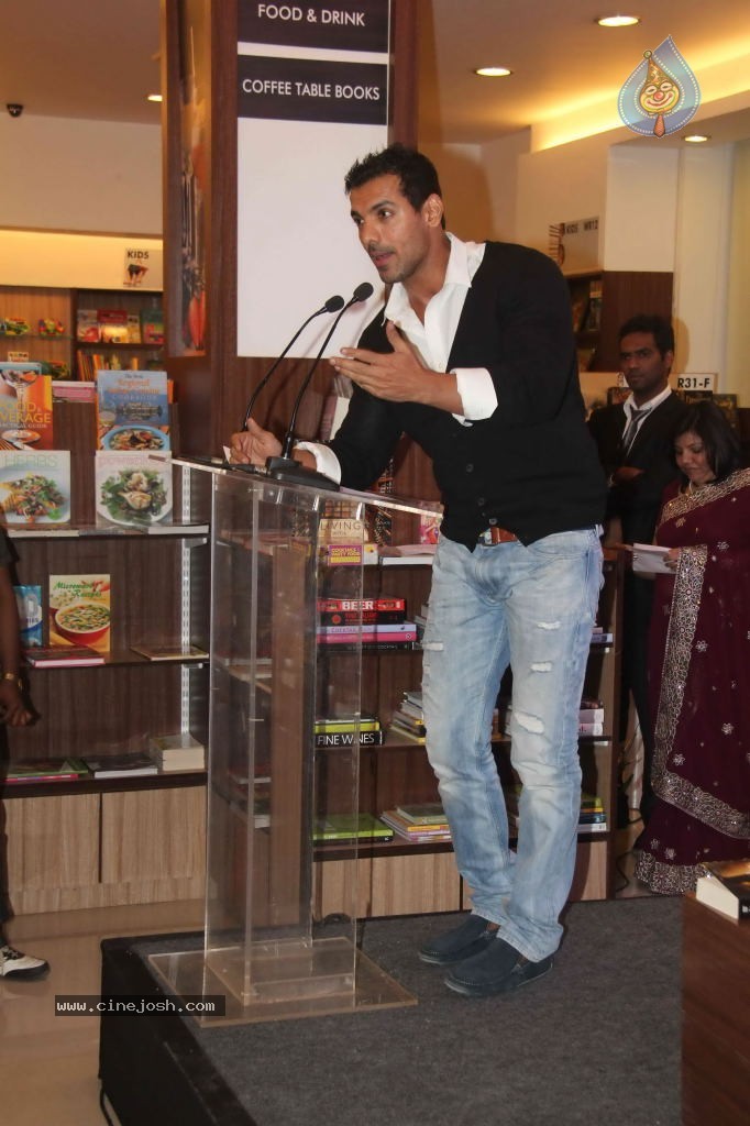 John Abraham Launches Susy Mathew Book - 4 / 42 photos