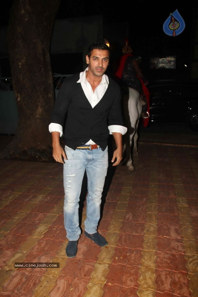  John Abraham Launches Susy Mathew Book - 6 / 42 photos