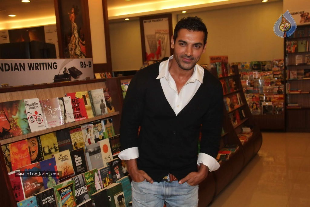  John Abraham Launches Susy Mathew Book - 20 / 42 photos