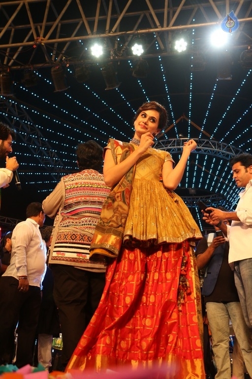 Judwaa 2 Film Team Visit Navratri Garda Night - 15 / 17 photos