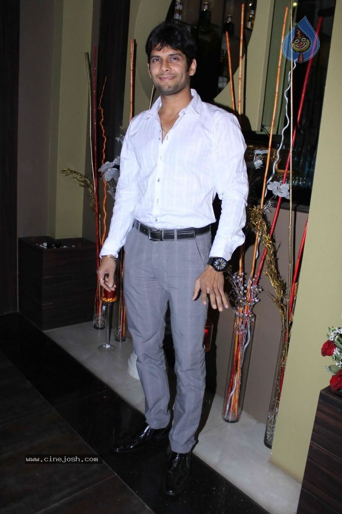 Juhi Chawla Launches Rajeev Paul Book - 15 / 78 photos