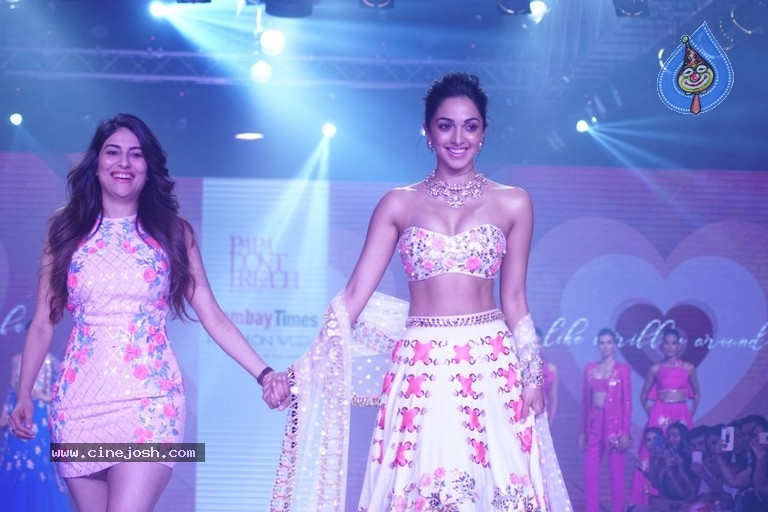 Kaira and Yami at Bombay Times Fashion Week - 9 / 30 photos