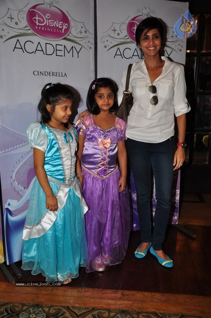 Kajol at Disney Princess Academy - 15 / 44 photos