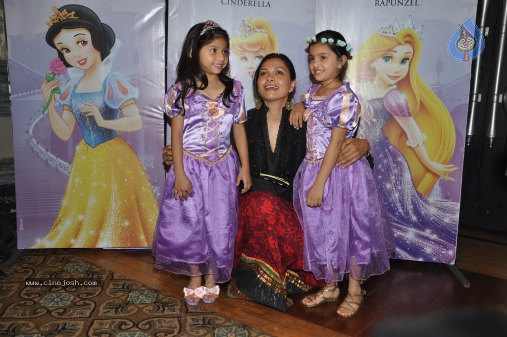 Kajol at Disney Princess Academy - 34 / 44 photos