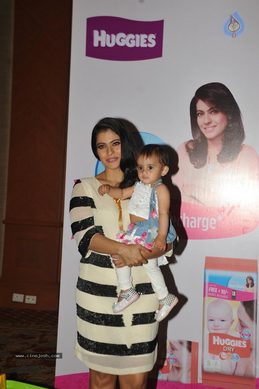 Kajol Devgan at Huggies Event - 13 / 26 photos