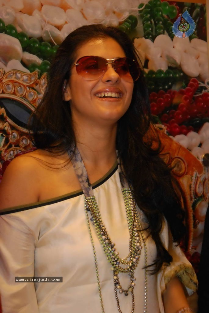 Kajol Launches Malaga Bespoke - 3 / 31 photos