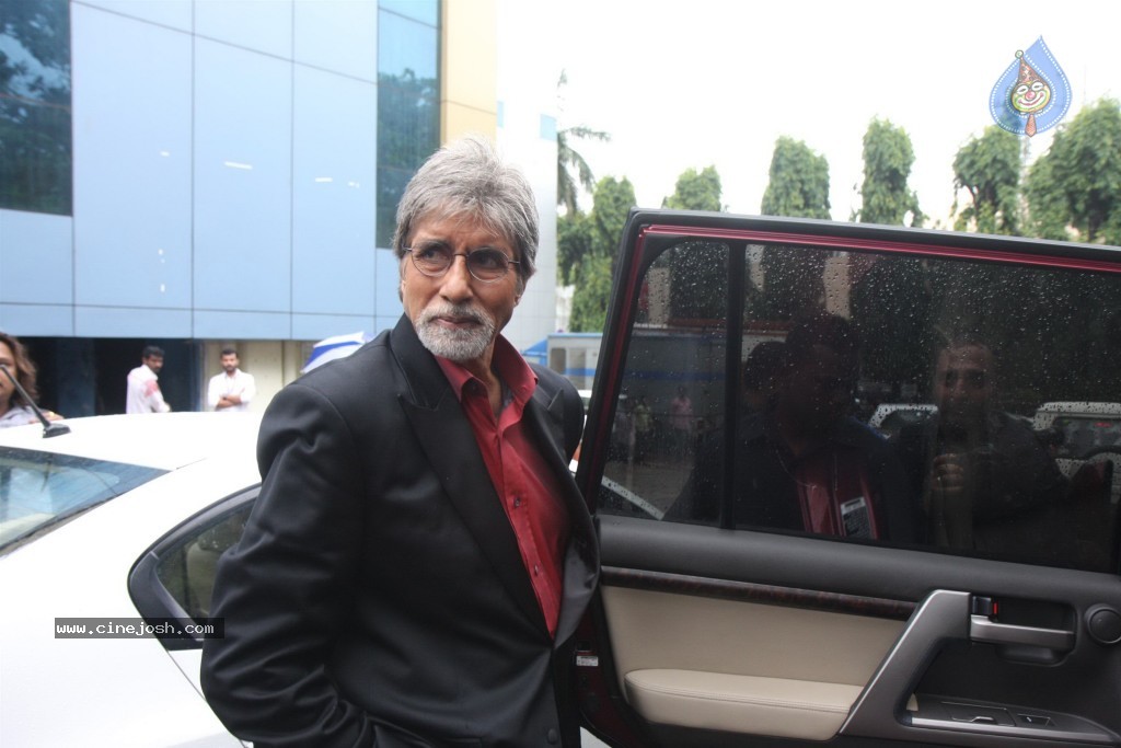 Kalyan Jewellers Ad Shoot - 22 / 44 photos