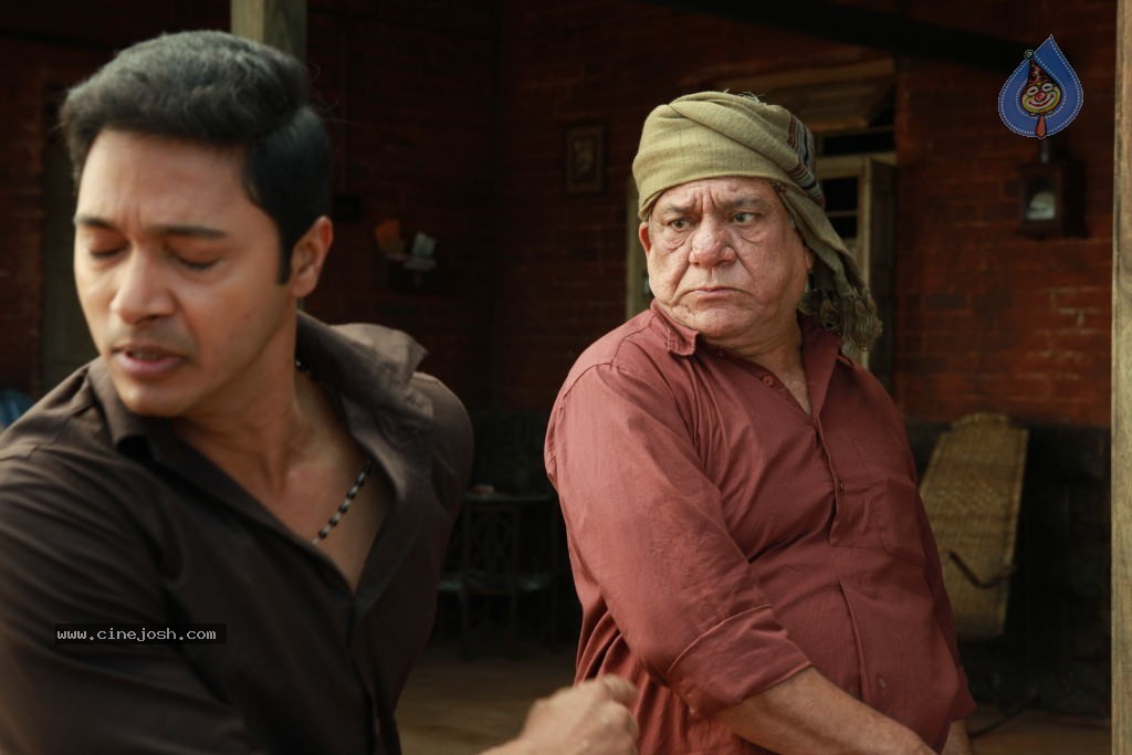 Kamal Dhamaal Malamaal Movie Stills - 15 / 17 photos