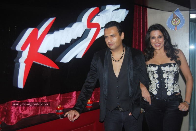 Kamasutra Condoms 20 years Party - 14 / 31 photos