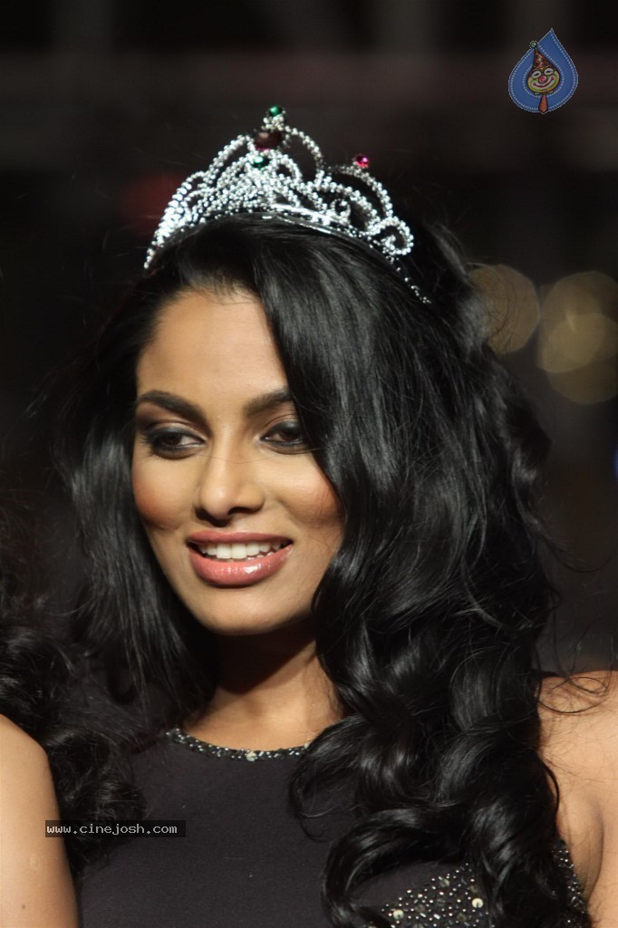 KamaSutra Miss Maxim 2014 Grand Finale - 35 / 91 photos