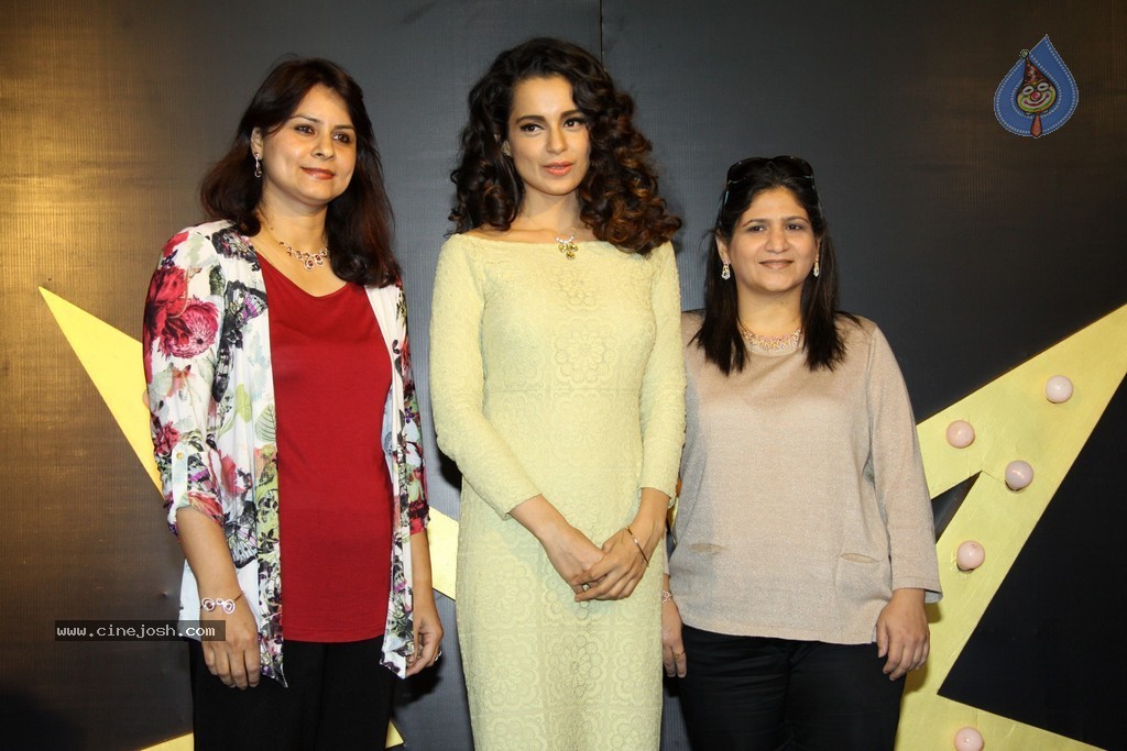Kangana Launches Tanishq IVA 2 Collection - 16 / 48 photos
