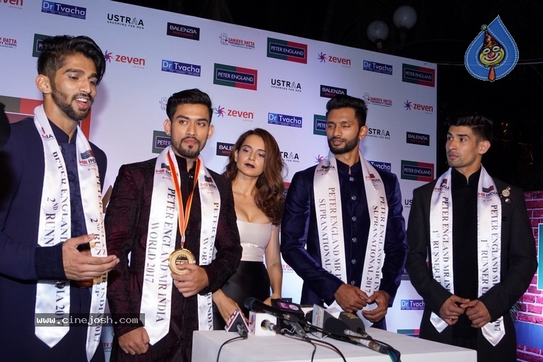 Kangana Ranaut At Peter England Mr India Finale 2017 - 14 / 23 photos