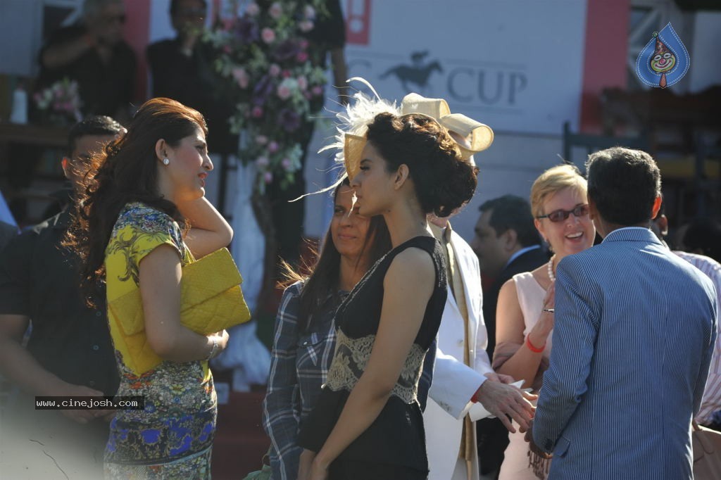 Kangana Ranaut at the HELLO Class Race 2014 - 9 / 78 photos