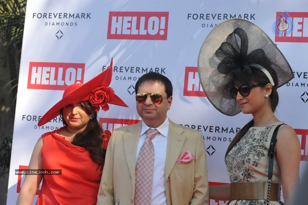 Kangana Ranaut at the HELLO Class Race 2014 - 17 / 78 photos