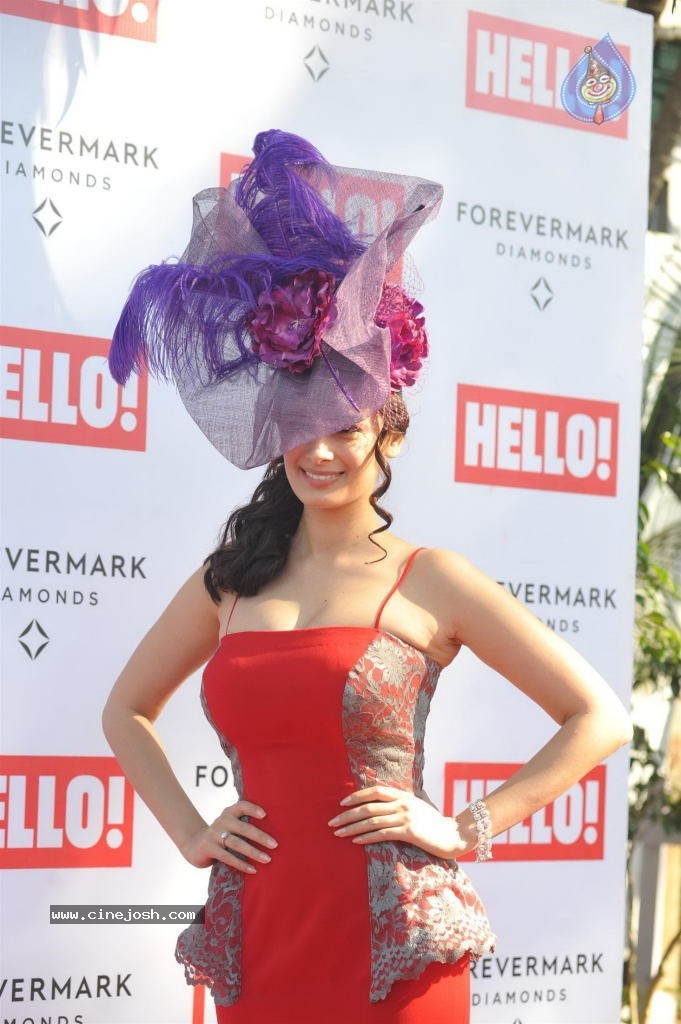 Kangana Ranaut at the HELLO Class Race 2014 - 63 / 78 photos