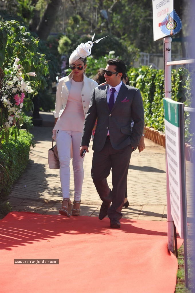 Kangana Ranaut at the HELLO Class Race 2014 - 67 / 78 photos