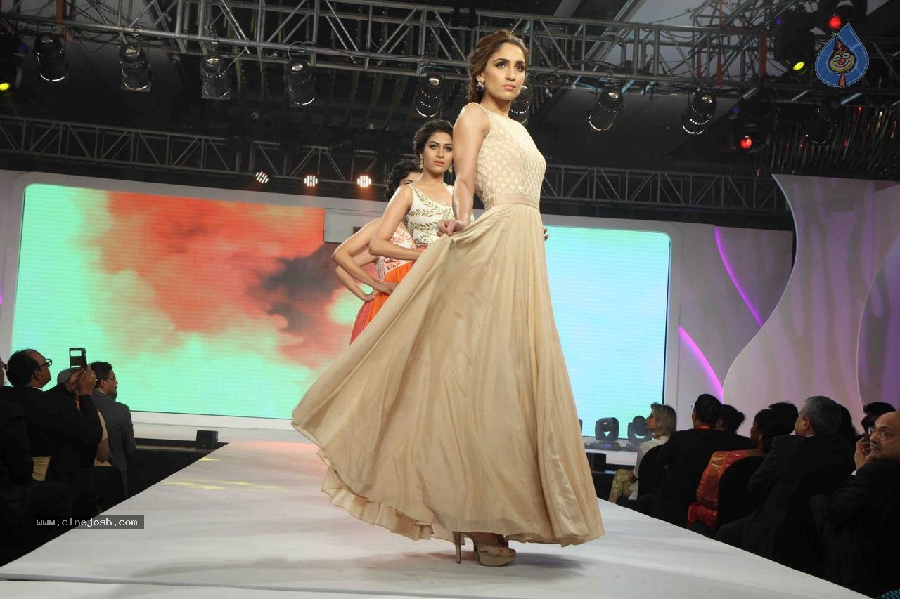 Kangana Ranaut Showstopper at Launch of LIVA - 4 / 108 photos