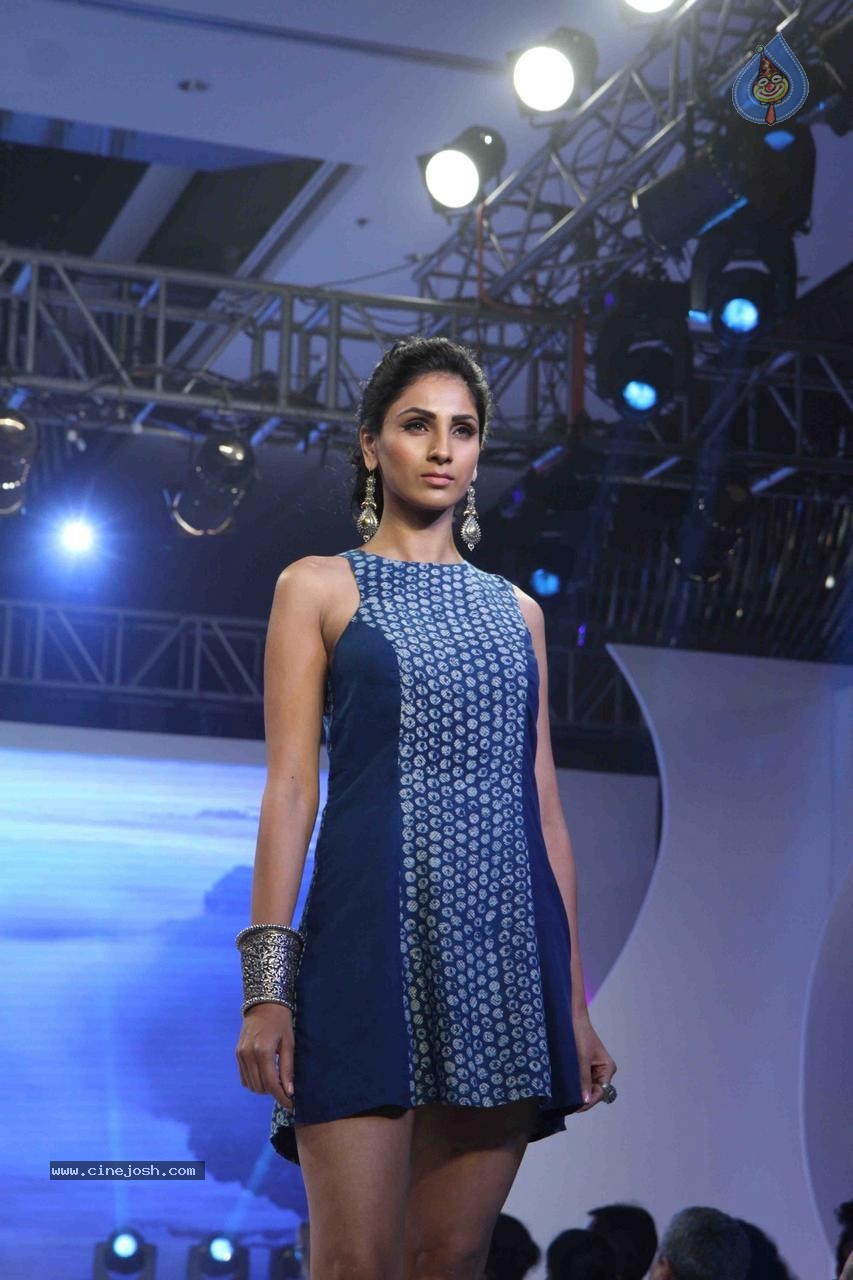 Kangana Ranaut Showstopper at Launch of LIVA - 7 / 108 photos