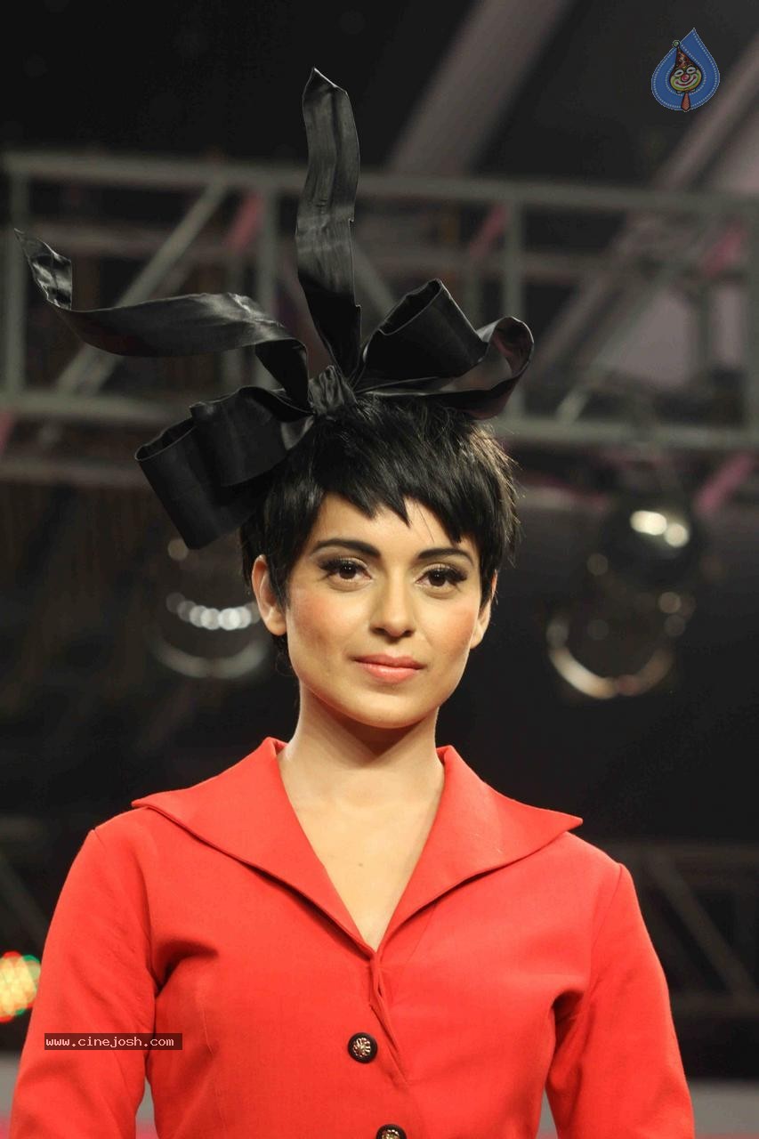 Kangana Ranaut Showstopper at Launch of LIVA - 10 / 108 photos