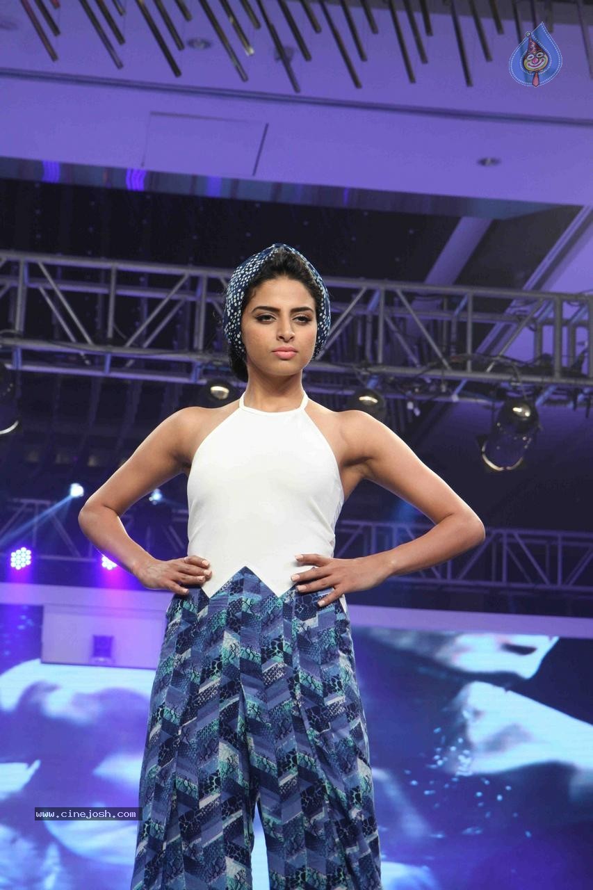 Kangana Ranaut Showstopper at Launch of LIVA - 11 / 108 photos