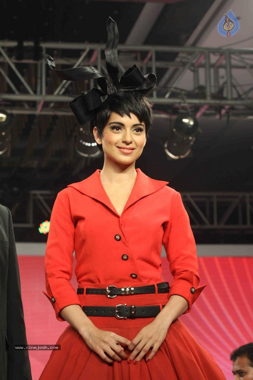 Kangana Ranaut Showstopper at Launch of LIVA - 82 / 108 photos