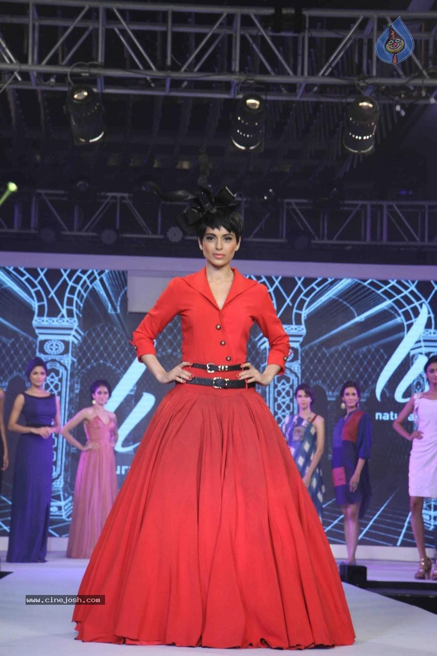 Kangana Ranaut Showstopper at Launch of LIVA - 105 / 108 photos