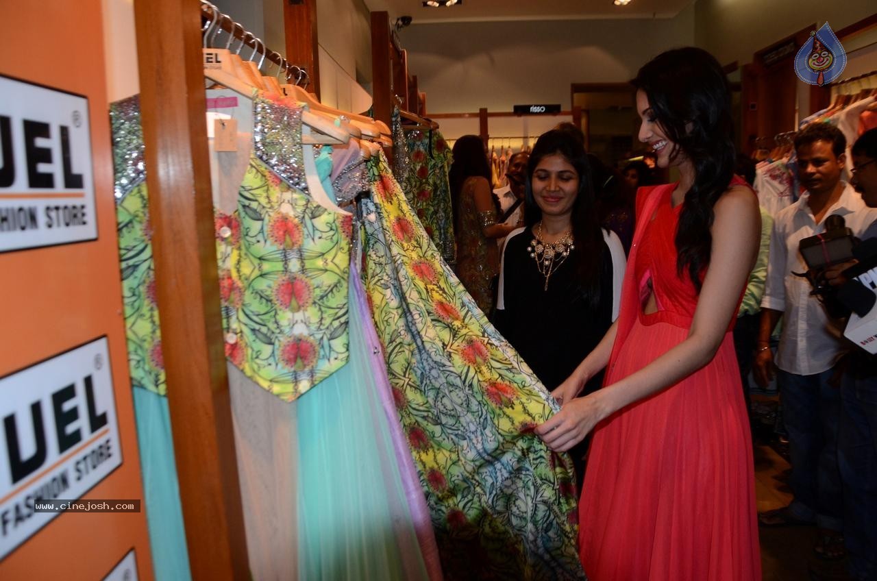 Kanika Kedia Spring Summer Collection 2015 Launch - 9 / 56 photos