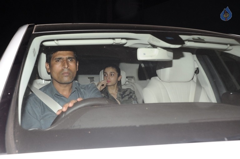 Karan Johar Host Baahubali 2 Screening at YRS - 3 / 16 photos