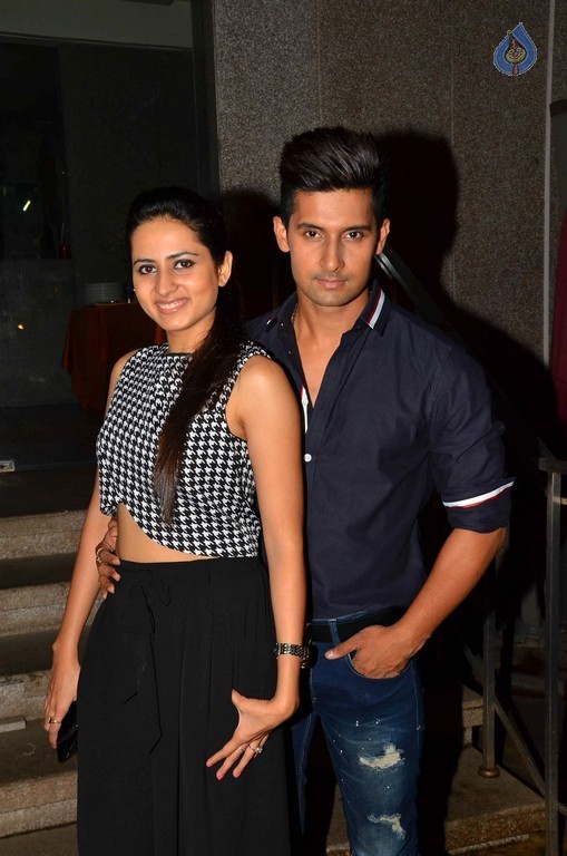 Karanvir Bohra Birthday Bash - 17 / 33 photos