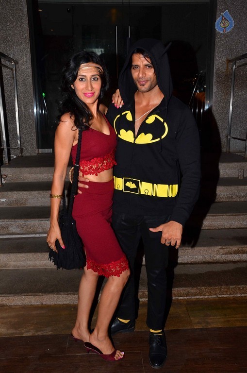 Karanvir Bohra Birthday Bash - 27 / 33 photos