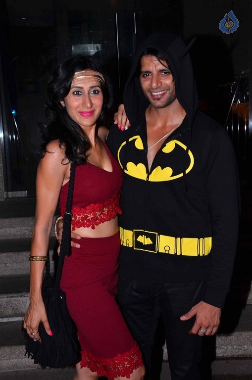 Karanvir Bohra Birthday Bash - 33 / 33 photos