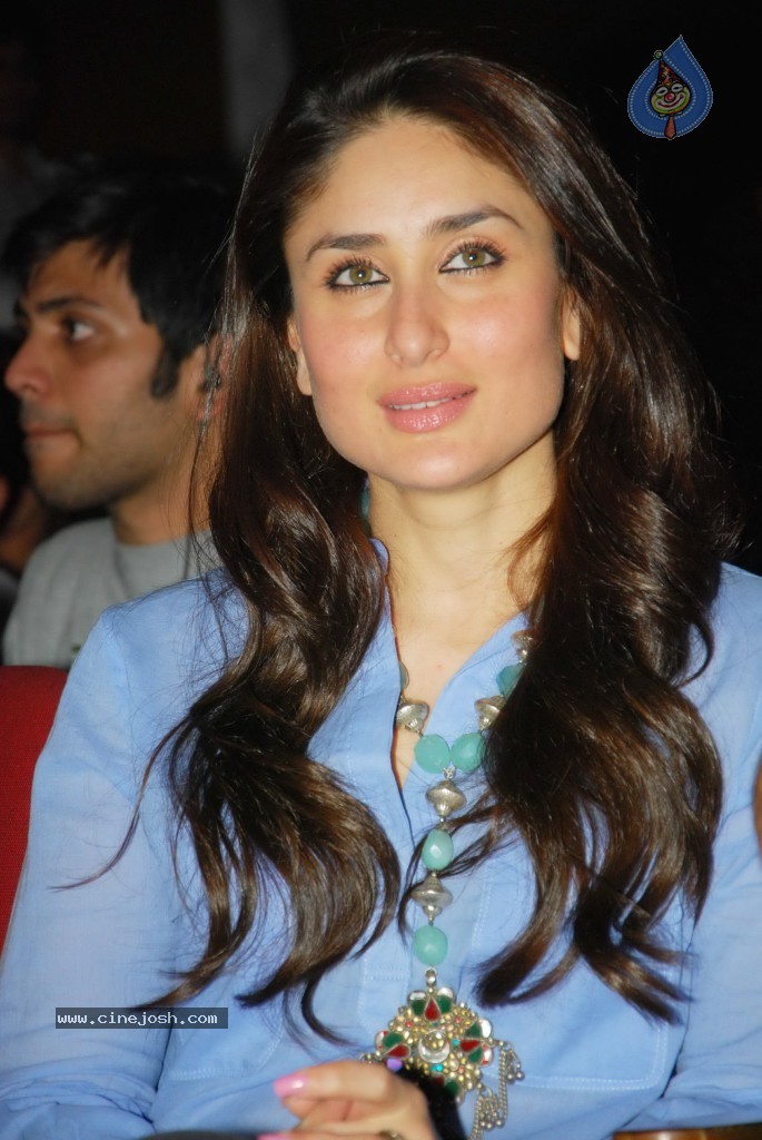  Kareena Kapoor at National College Festival - 12 / 60 photos