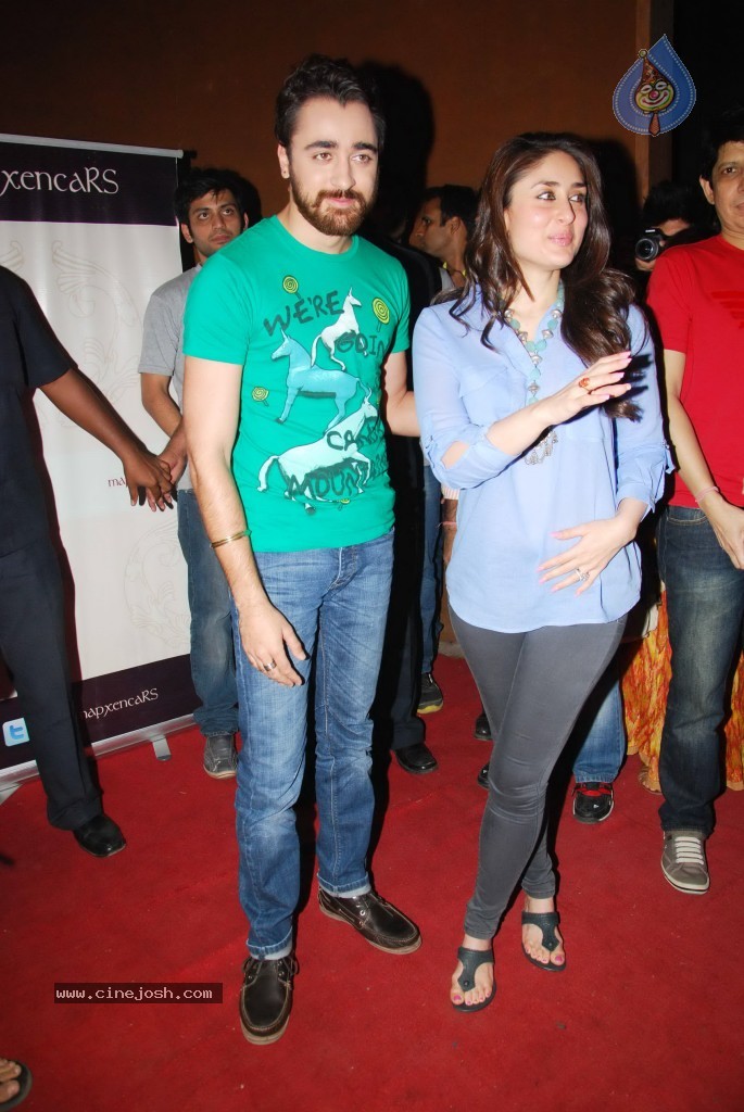  Kareena Kapoor at National College Festival - 37 / 60 photos