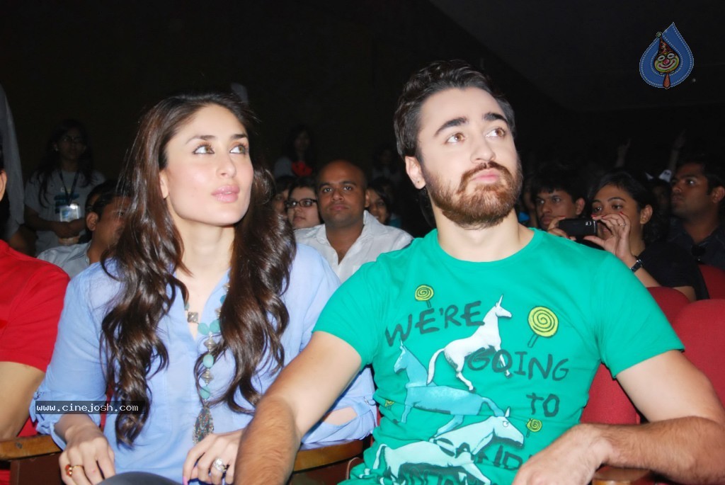  Kareena Kapoor at National College Festival - 42 / 60 photos