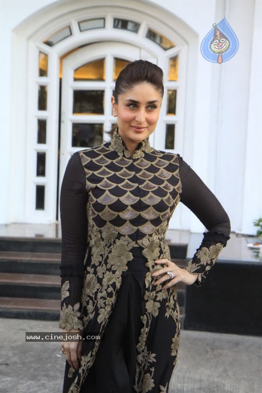 Kareena Kapoor as Vith U Mobile App Brand Ambassador - 1 / 48 photos