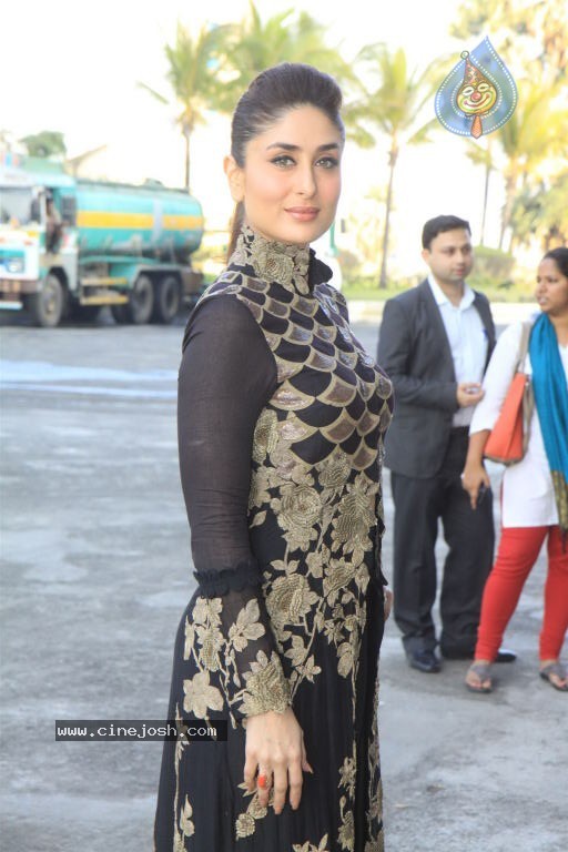 Kareena Kapoor as Vith U Mobile App Brand Ambassador - 44 / 48 photos