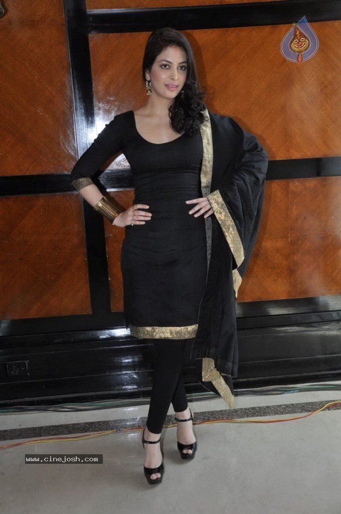 Kareena Kapoor at FICCI Frames 2013 Launch - 40 / 47 photos