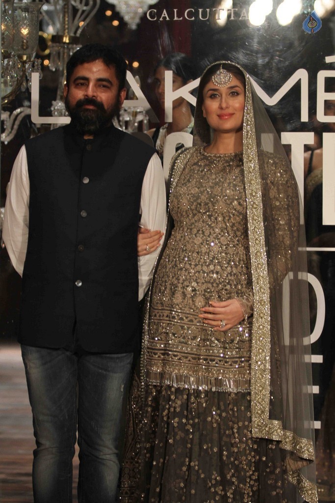 Kareena Kapoor at LFW Winter Festive 2016 - 2 / 42 photos
