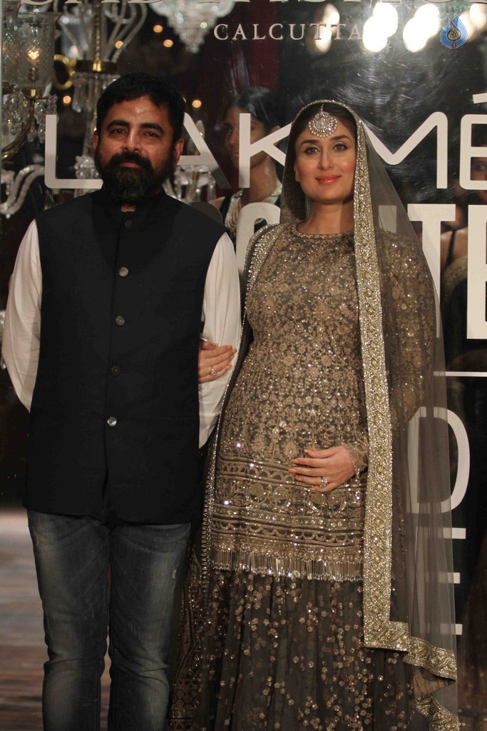 Kareena Kapoor at LFW Winter Festive 2016 - 23 / 42 photos