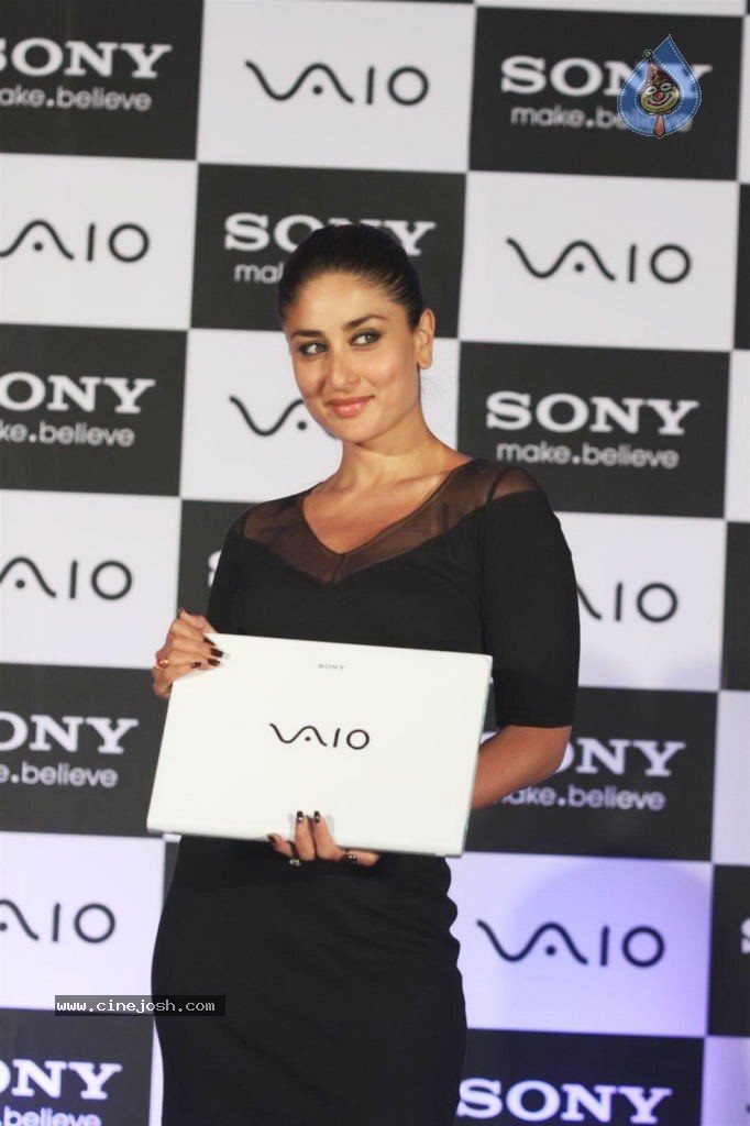Kareena Kapoor at Vaio New Range Launch - 29 / 44 photos