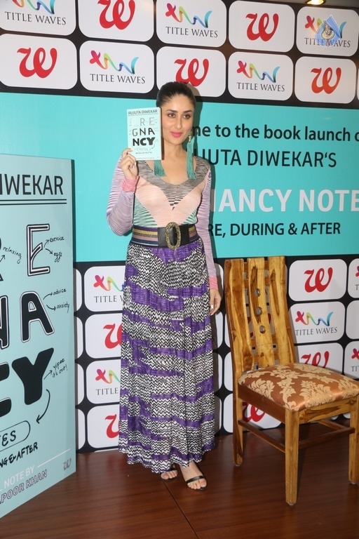 Kareena Kapoor Launches Pregnancy Notes Book - 10 / 15 photos