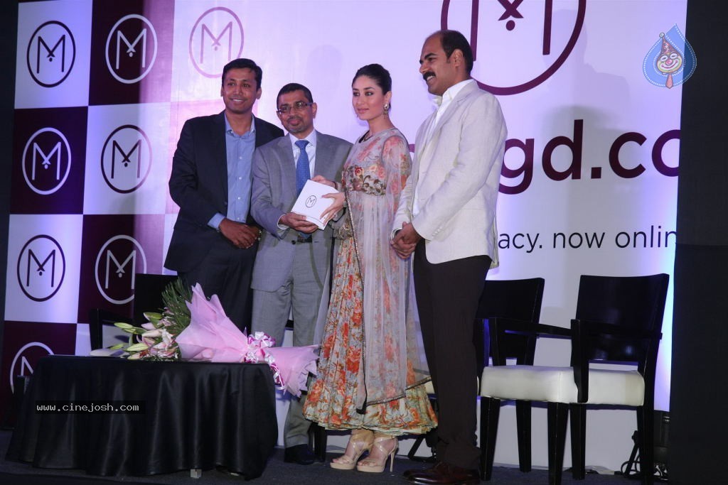 Kareena Launches Malabar Gold n Diamonds - 29 / 56 photos