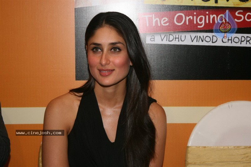 Kareena, Sharman n Madhavan at the Launch of '3 Idiots' script book - 12 / 69 photos