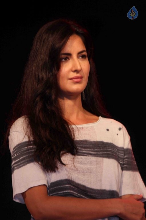 Katrina and Saif Promotes Phantom  - 21 / 21 photos