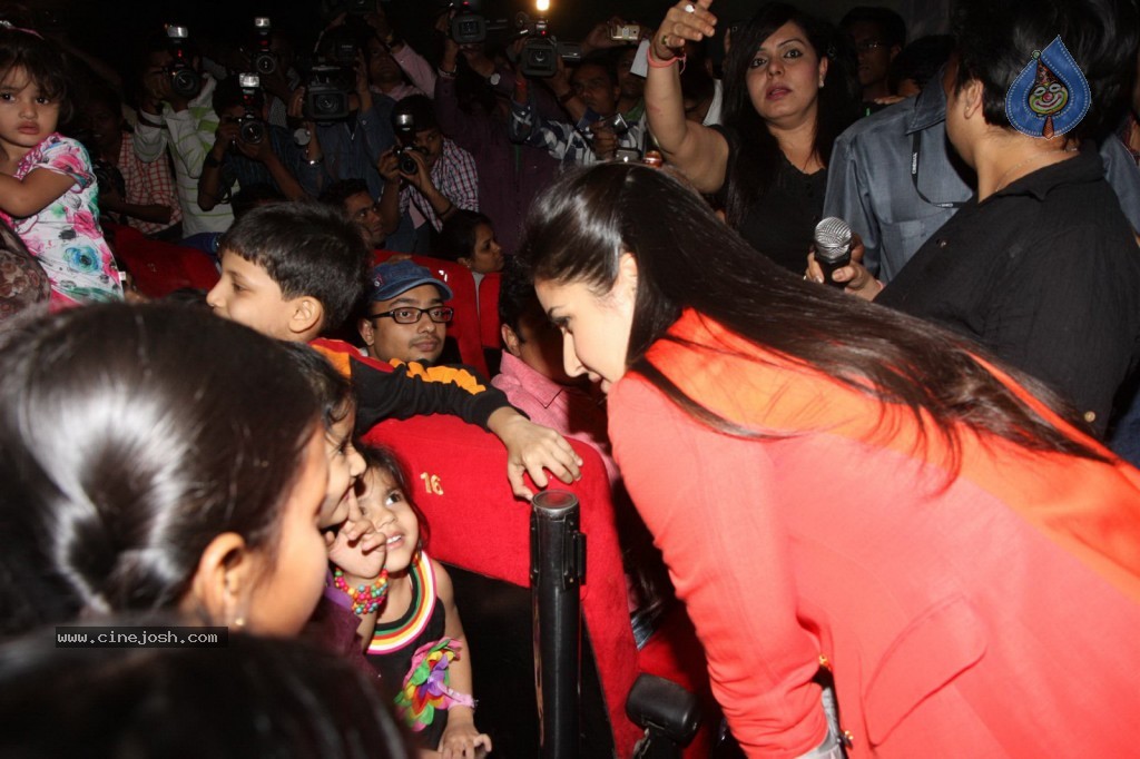 Katrina at Main Krishna Hoon Special Show - 28 / 43 photos